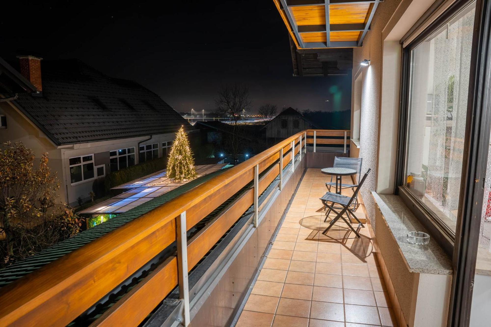 Apartma Ajja Šenčur Екстериор снимка