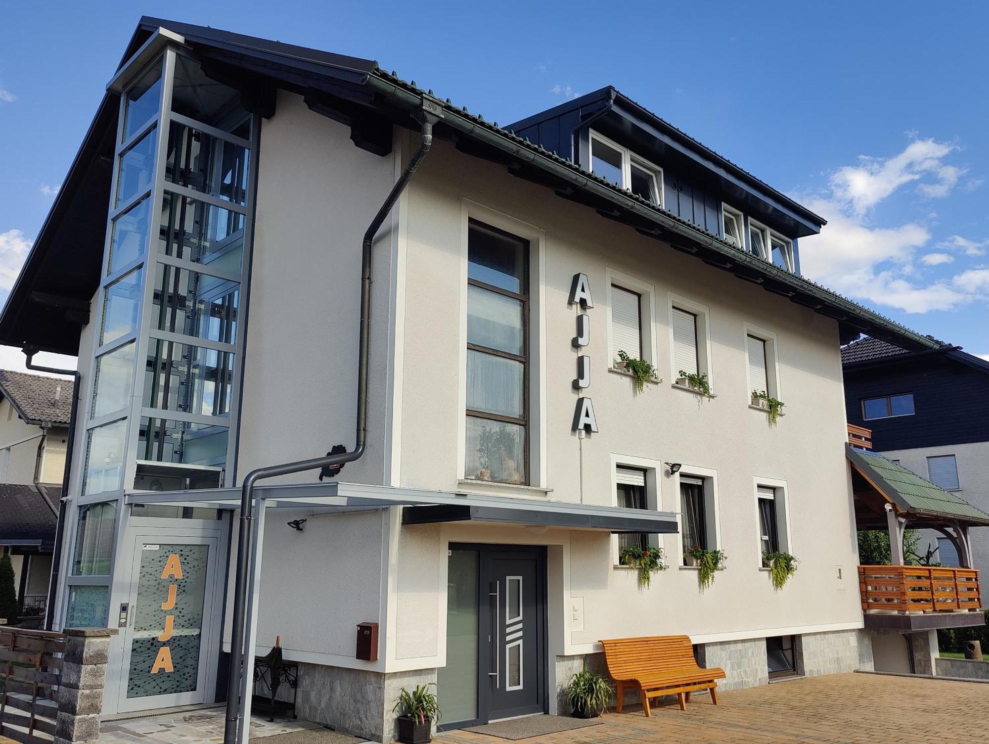 Apartma Ajja Šenčur Екстериор снимка