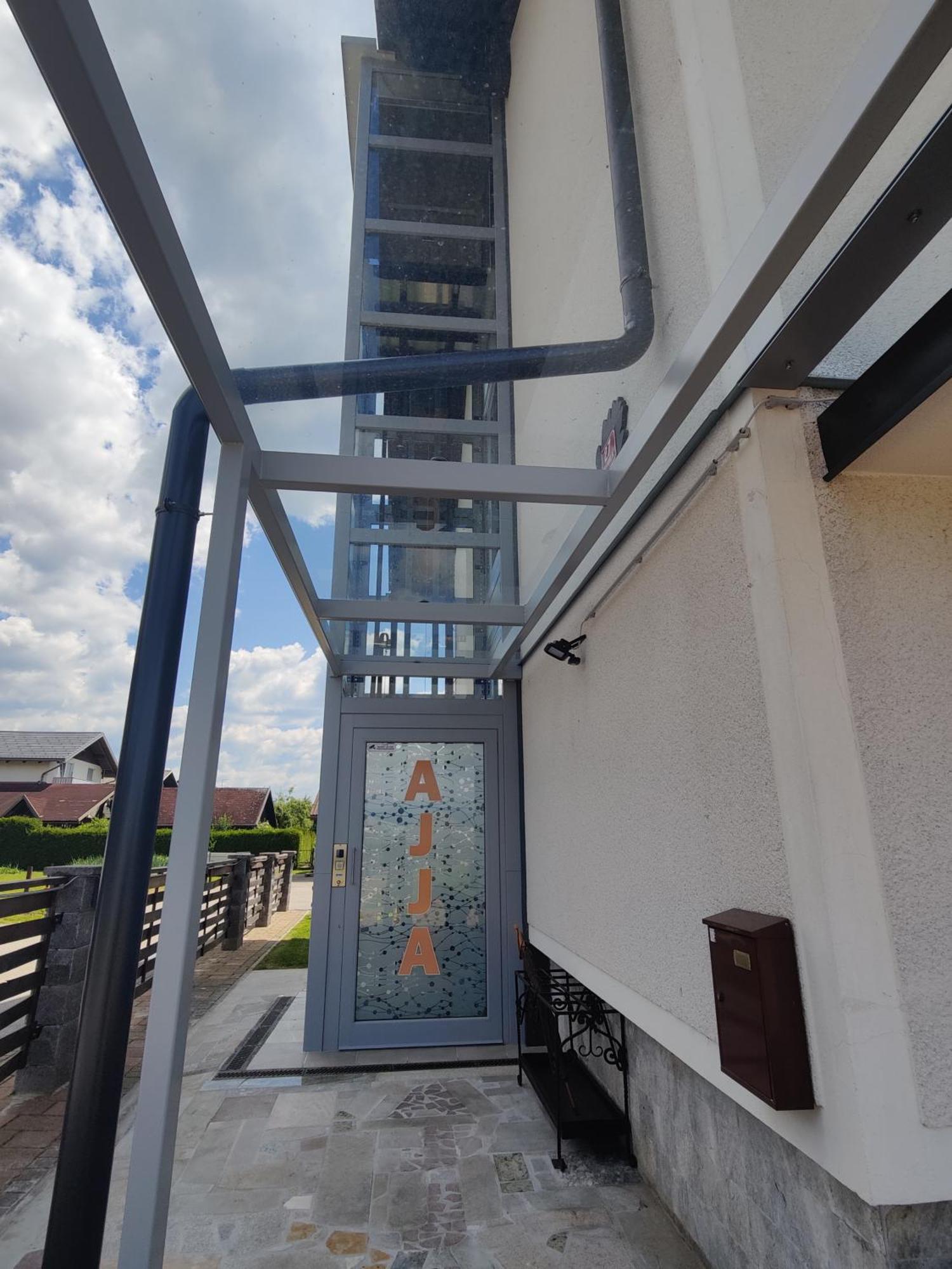 Apartma Ajja Šenčur Екстериор снимка